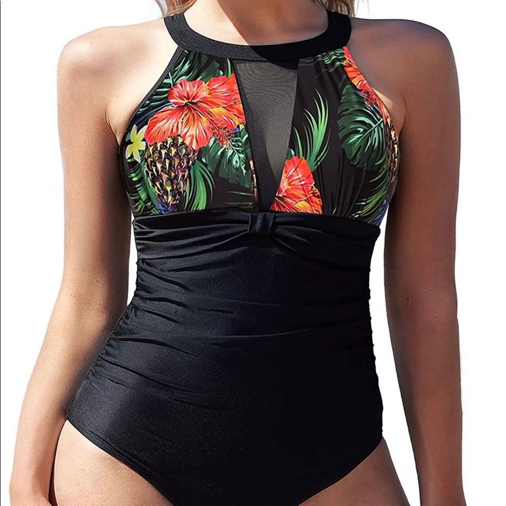 One piece swimsuit bathing suit. New NWT XL